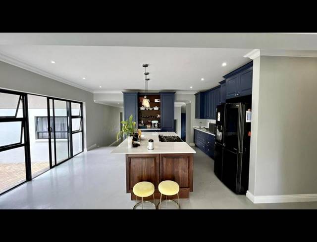 4 BEDROOM HOUSE FOR SALE IN MIDSTREAM ESTATE